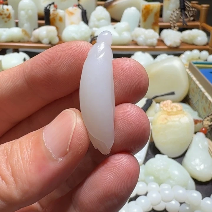 颈饰未镶嵌和田玉