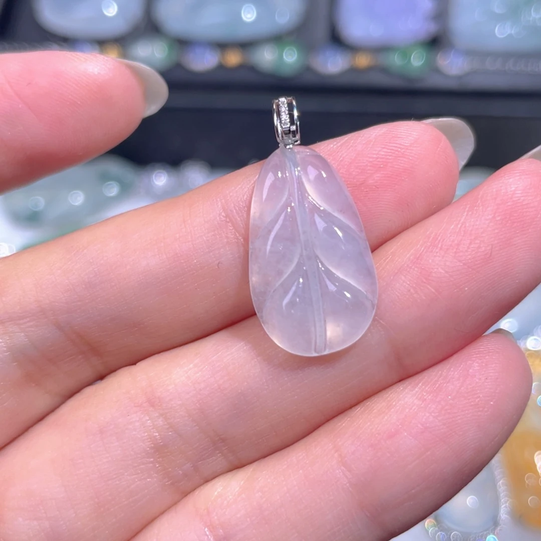 颈饰18K金镶嵌翡翠翡翠