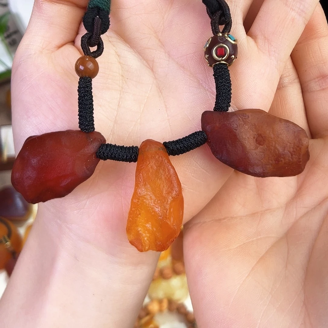 琥珀珠宝奇石未镶嵌金*啡。