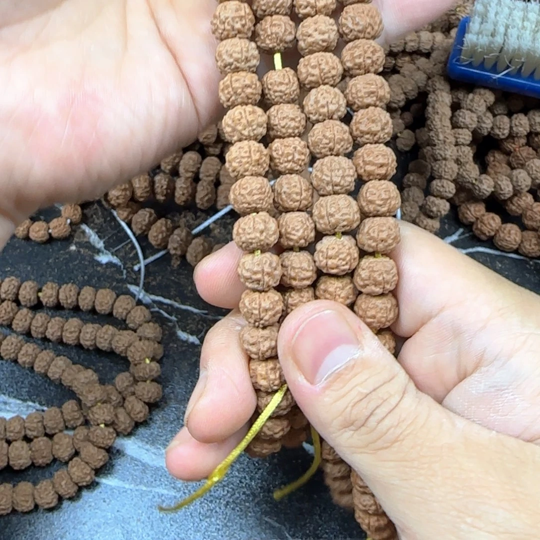 李***强吊坠金刚菩提苹果园