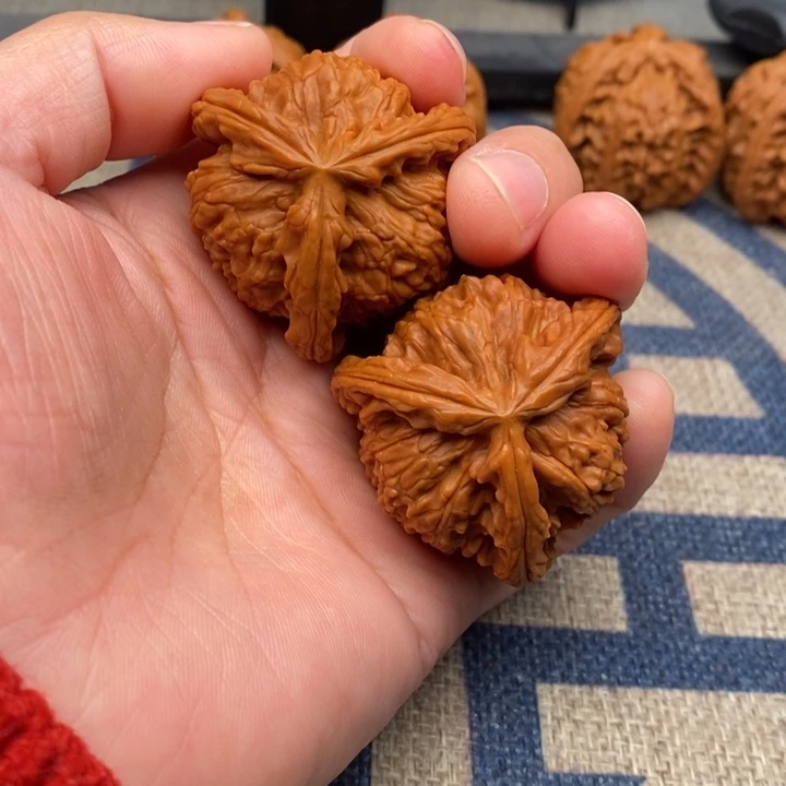 吊坠文玩核桃赏****事三棱