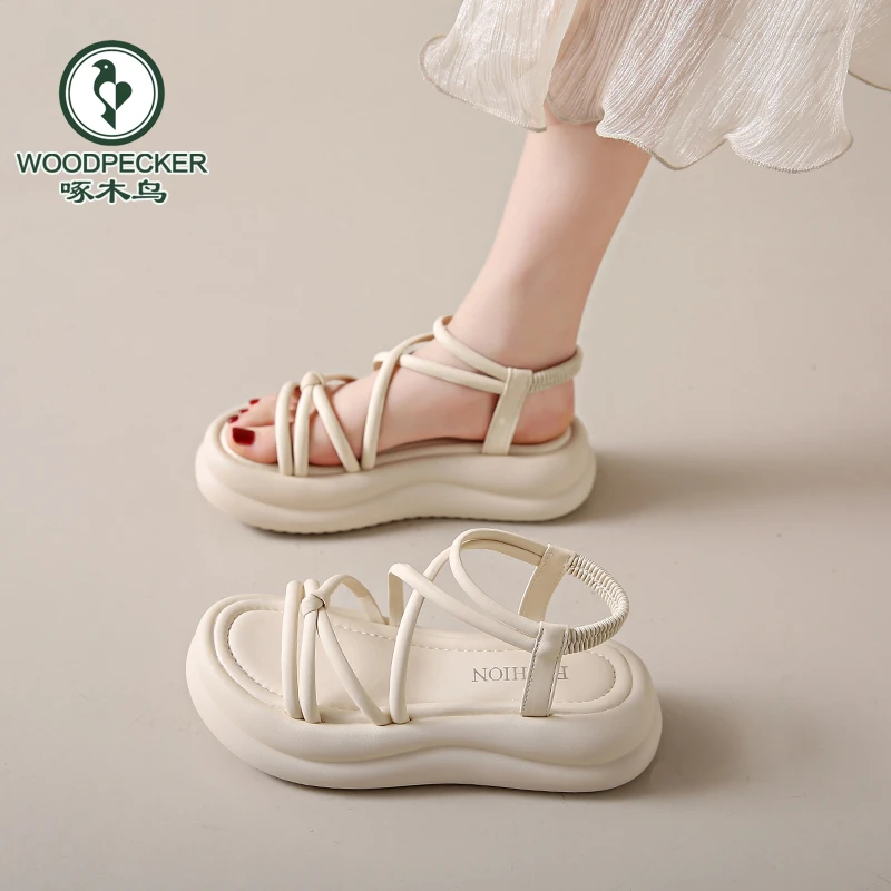 啄木鸟罗马凉鞋女款夏季2025新款仙女风孕妇软底厚底沙滩鞋配裙子