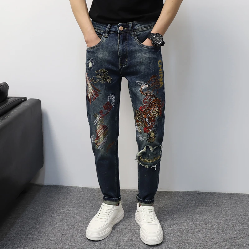 春夏新款中式复古刺绣弹力修身男牛仔裤水洗蓝色潮牌帅气个性长裤