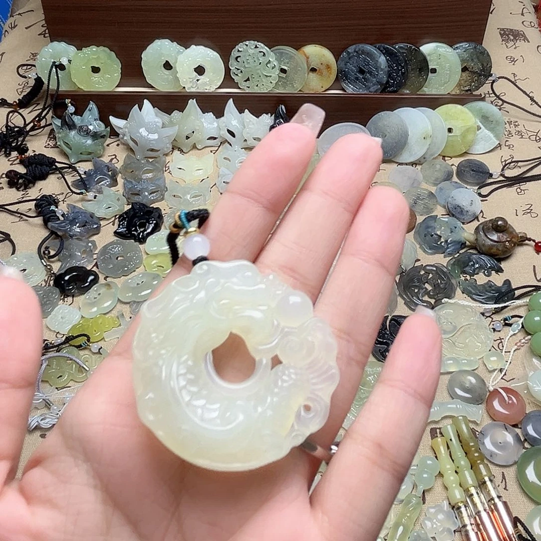 素***吖未镶嵌岫玉吊坠(赠链)