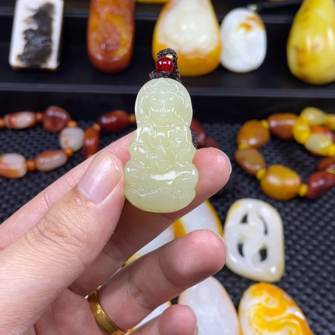 颈饰未镶嵌和田玉