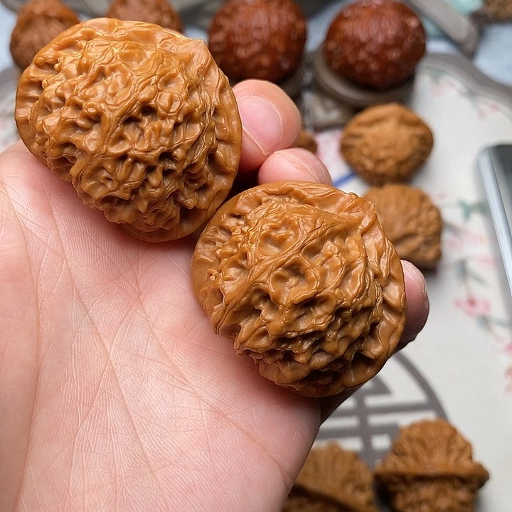 文玩核桃把件宫灯