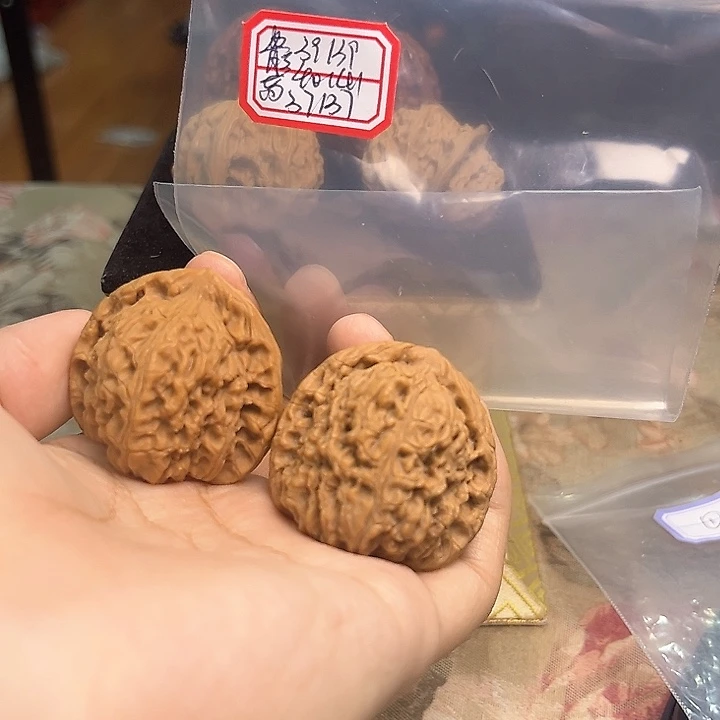 文玩核桃吊坠赵喜满南将石