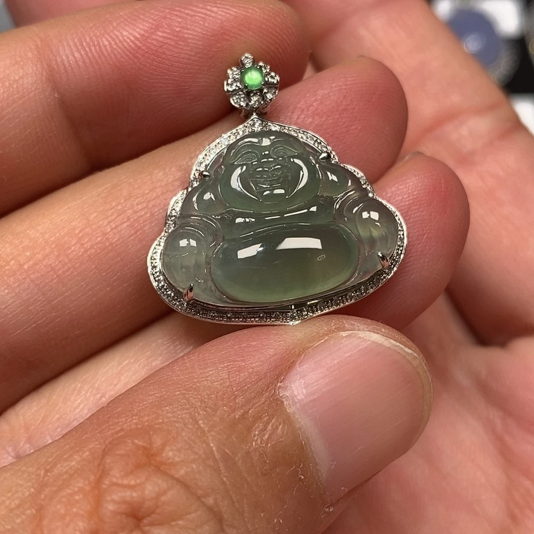 翡翠18K金镶嵌颈饰佛公