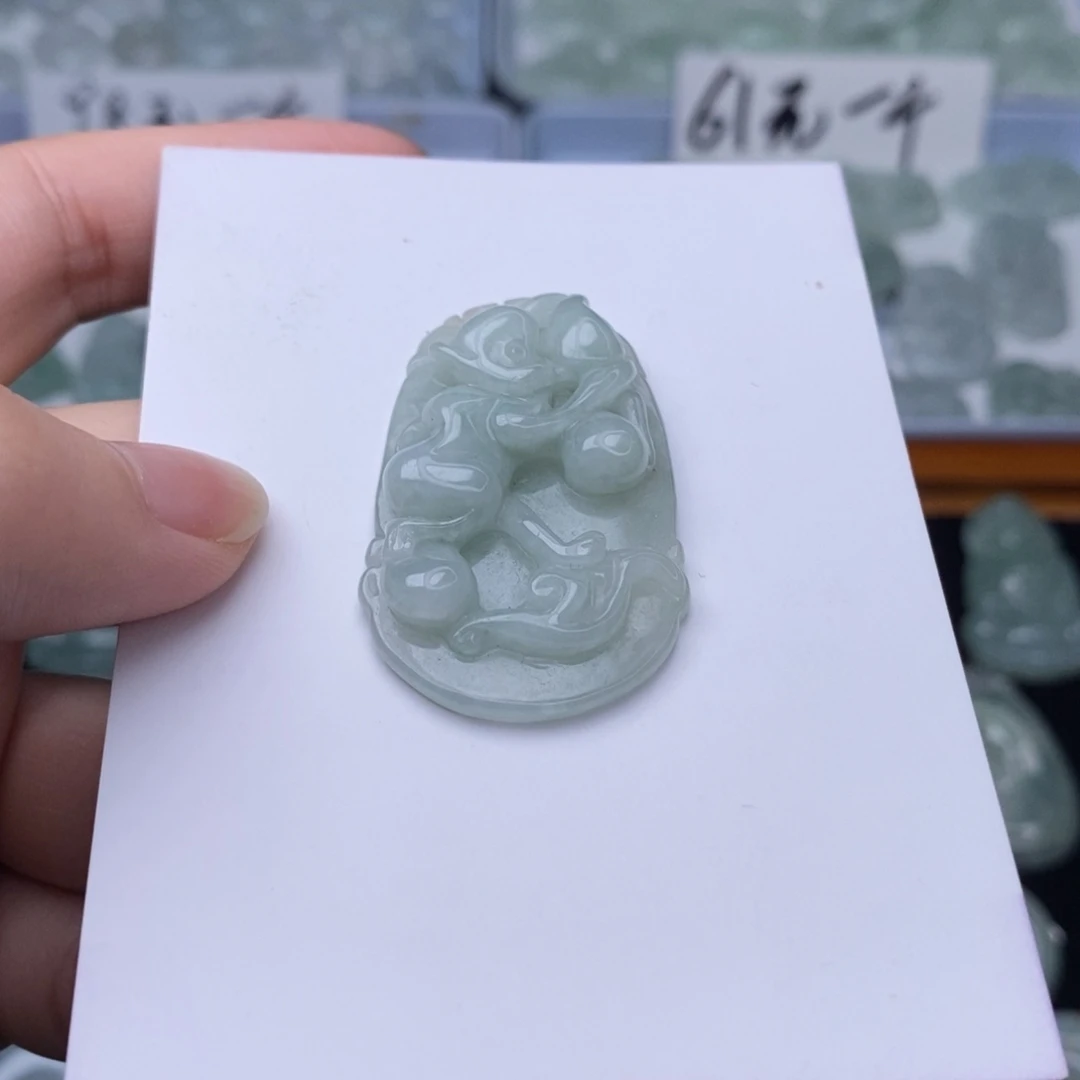 翡翠未镶嵌颈饰生肖