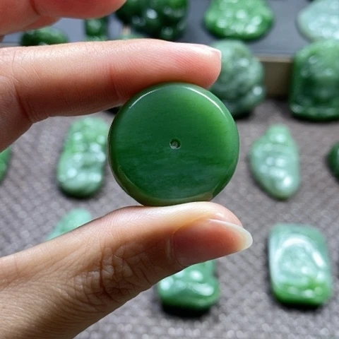 【闪购商品】颈饰未镶嵌和田玉