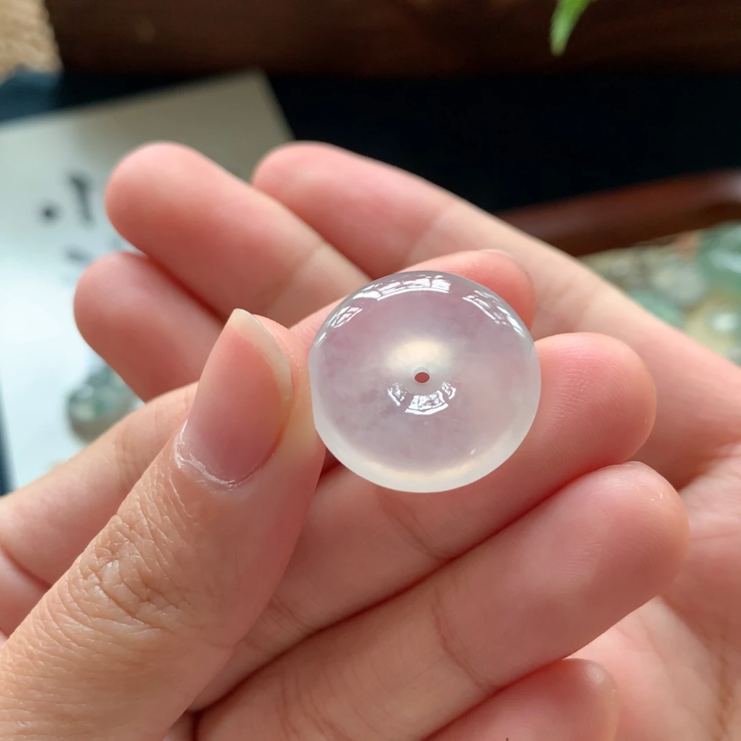 翡翠颈饰未镶嵌平安扣