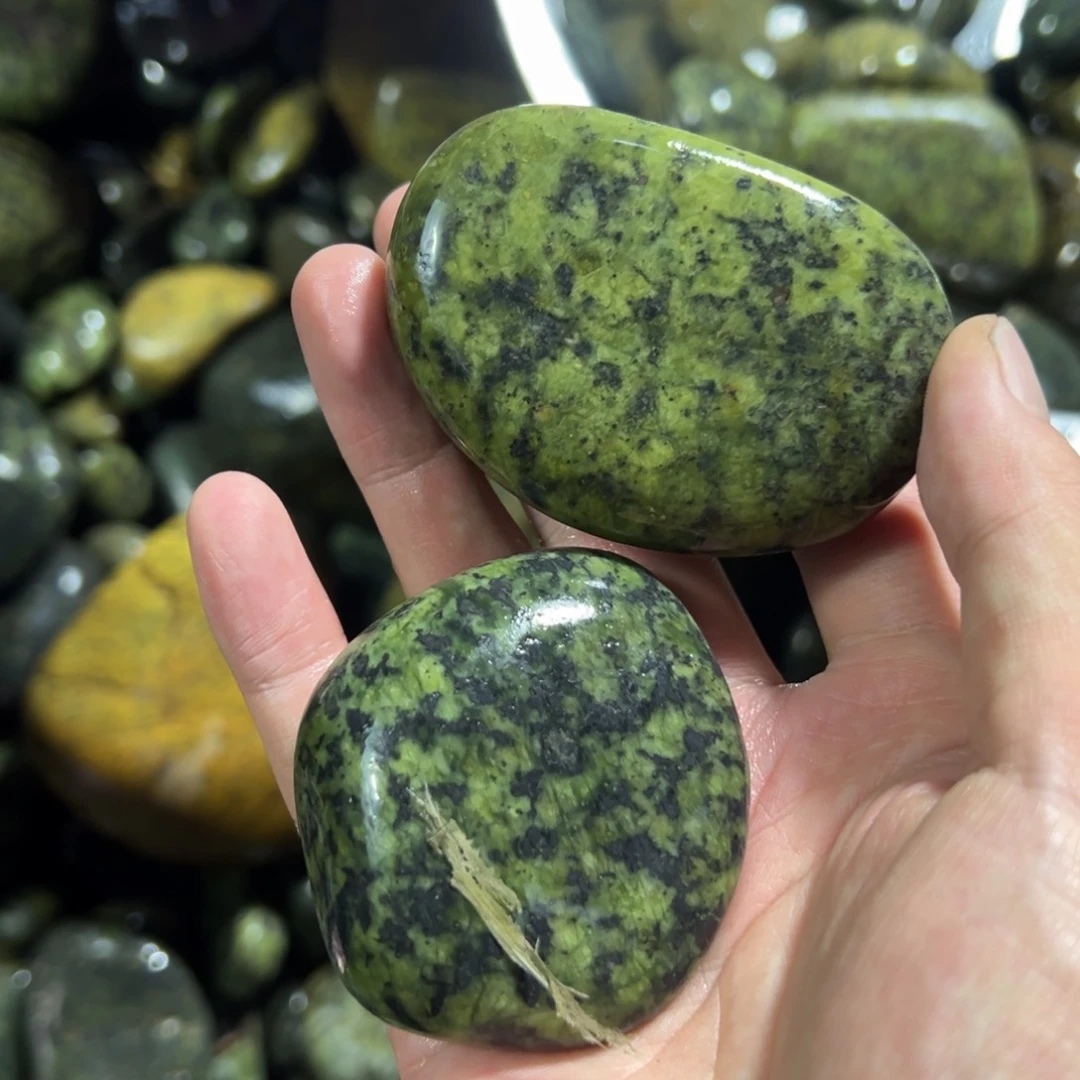 未镶嵌菱锰矿（红纹石）藏玉-***g