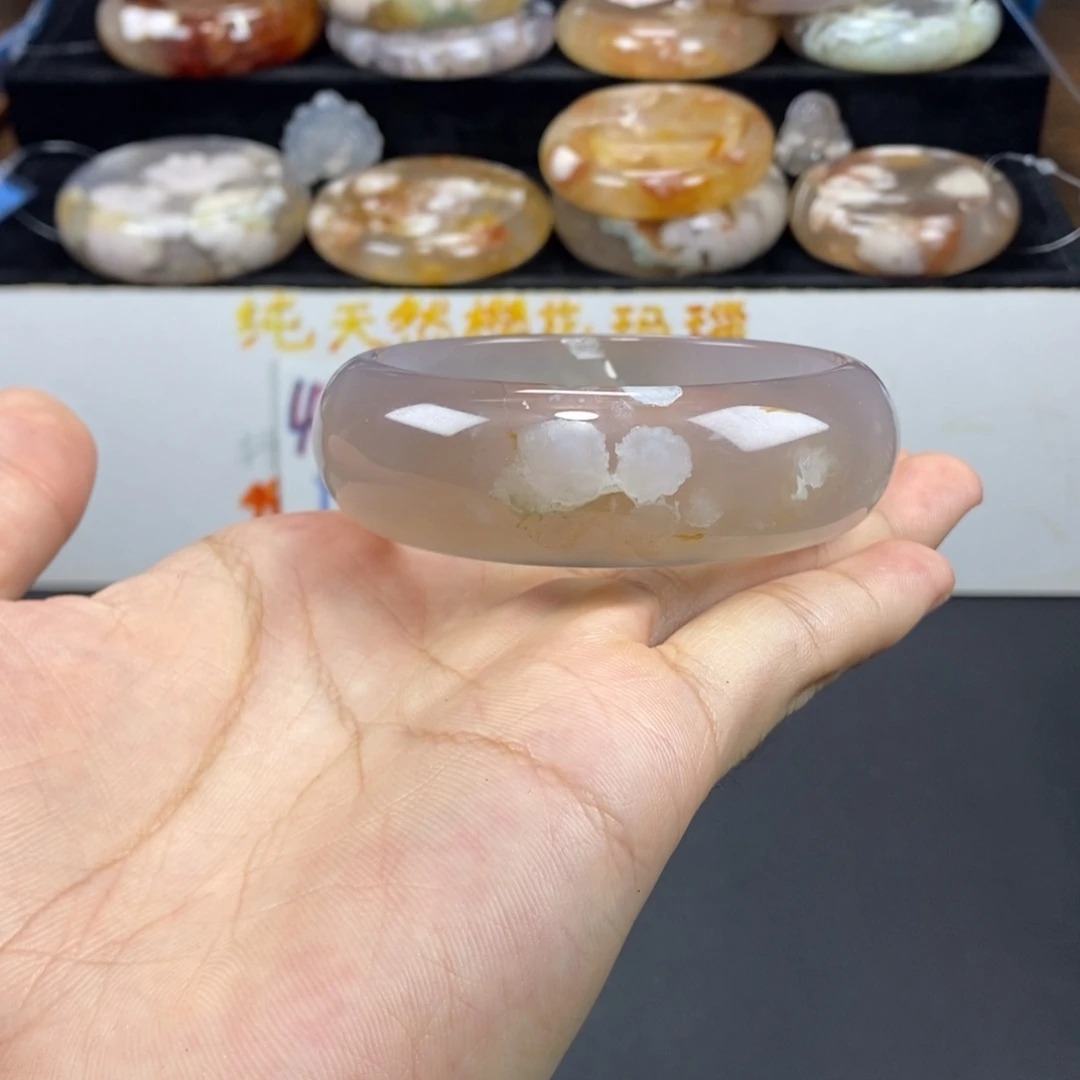 未镶嵌手镯石英质玉