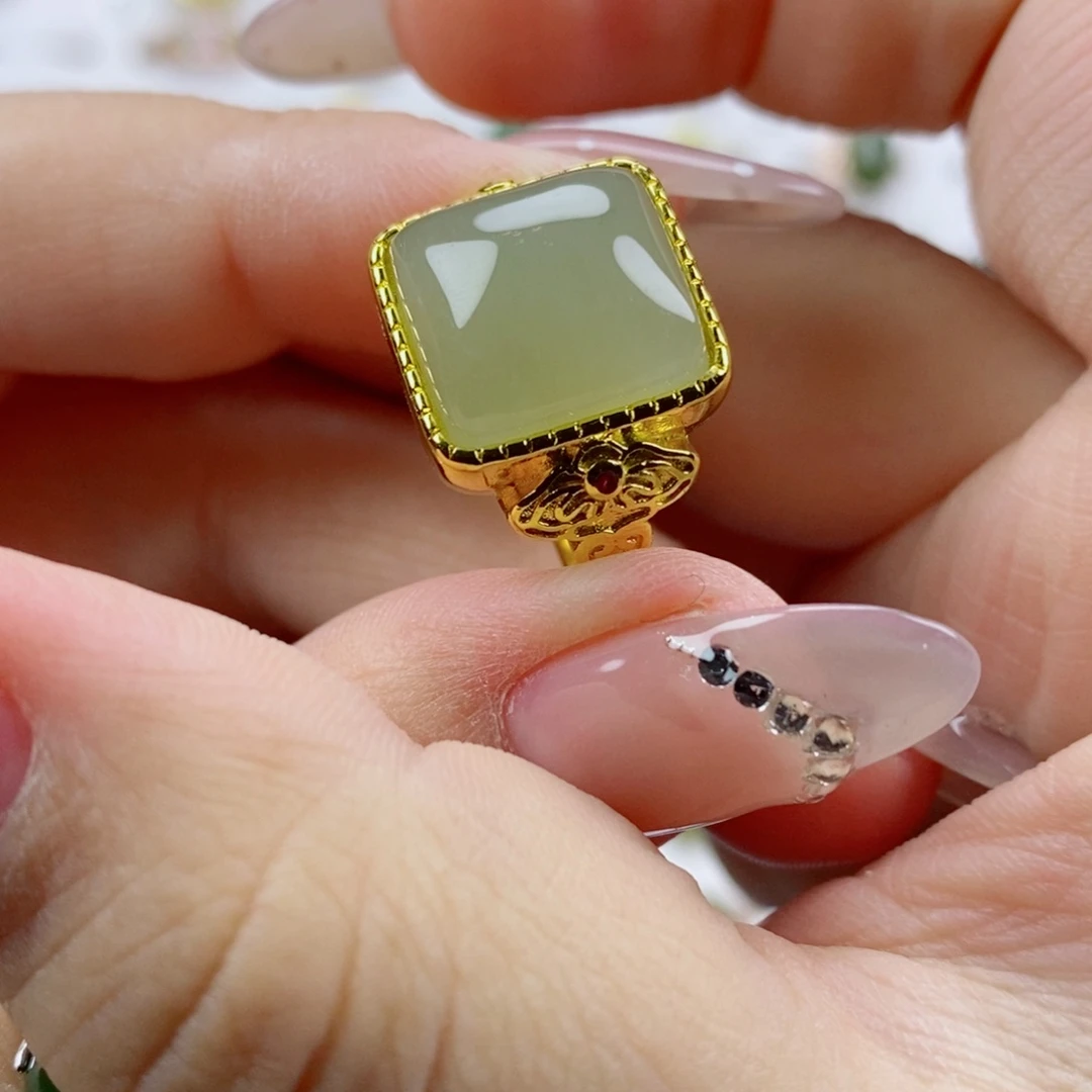 未镶嵌戒指和田玉