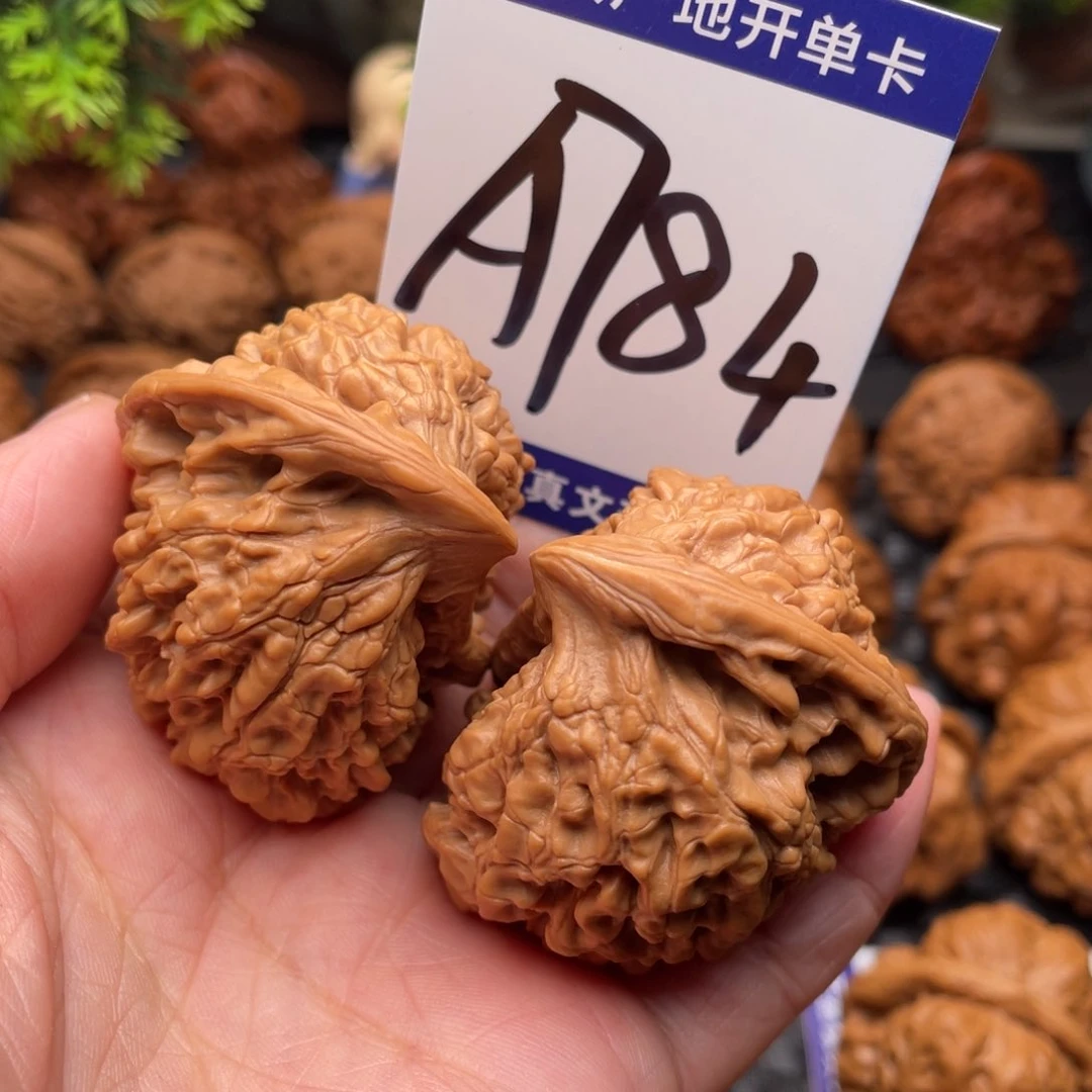 桃核把件文玩核桃座山雕