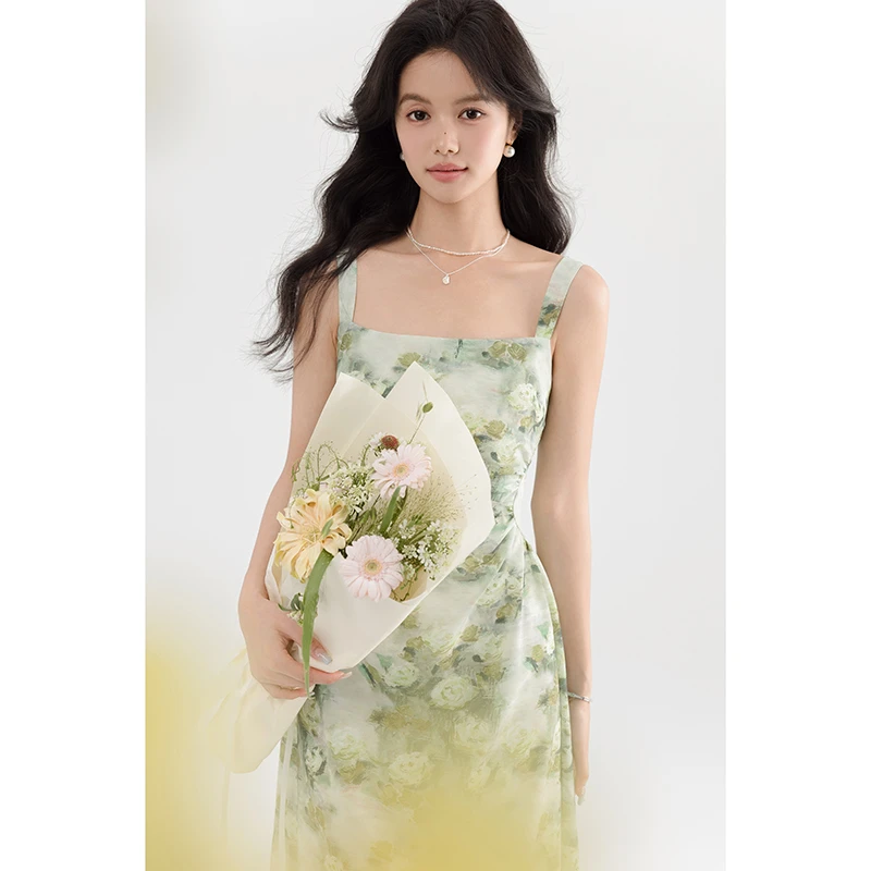 法式方领复古碎花收腰吊带连衣裙女2025夏季新款小众设计感长裙女