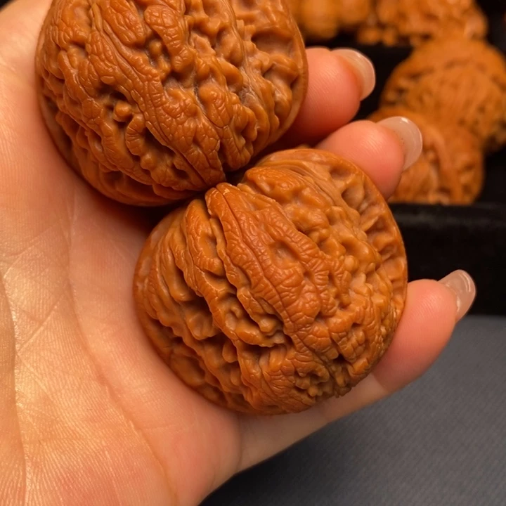 文玩核桃把件秦王楼40左右