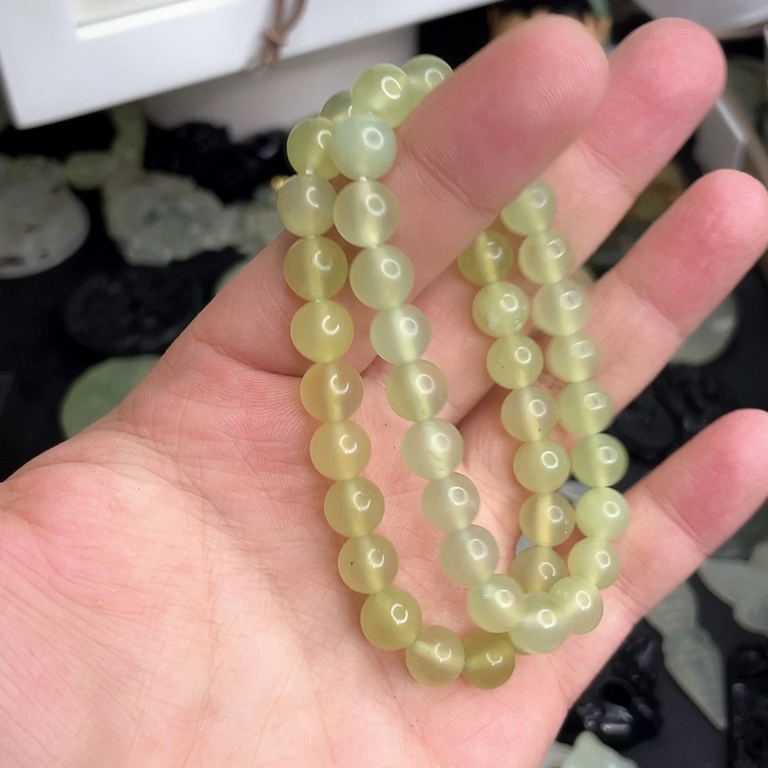 岫玉未镶嵌颈饰手串