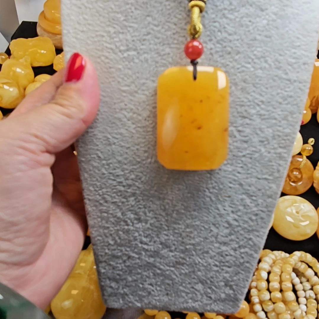 蜜蜡吊坠(赠链)未镶嵌