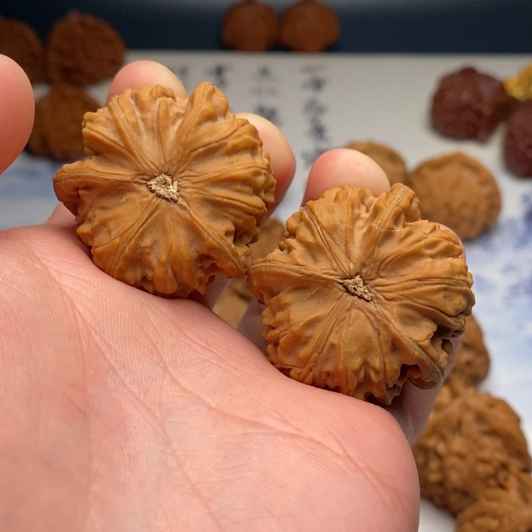 是***呀把件文玩核桃御龙