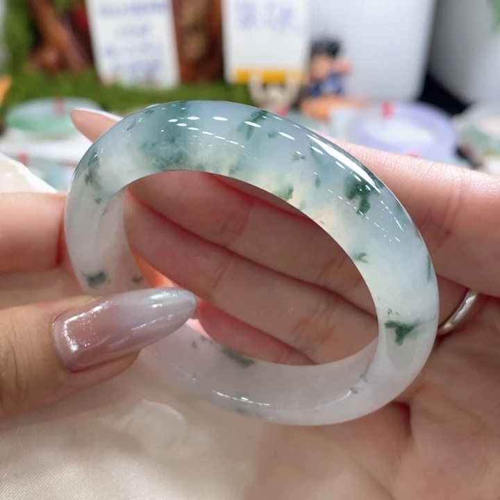 翡翠未镶嵌手镯51圈 半山水飘花