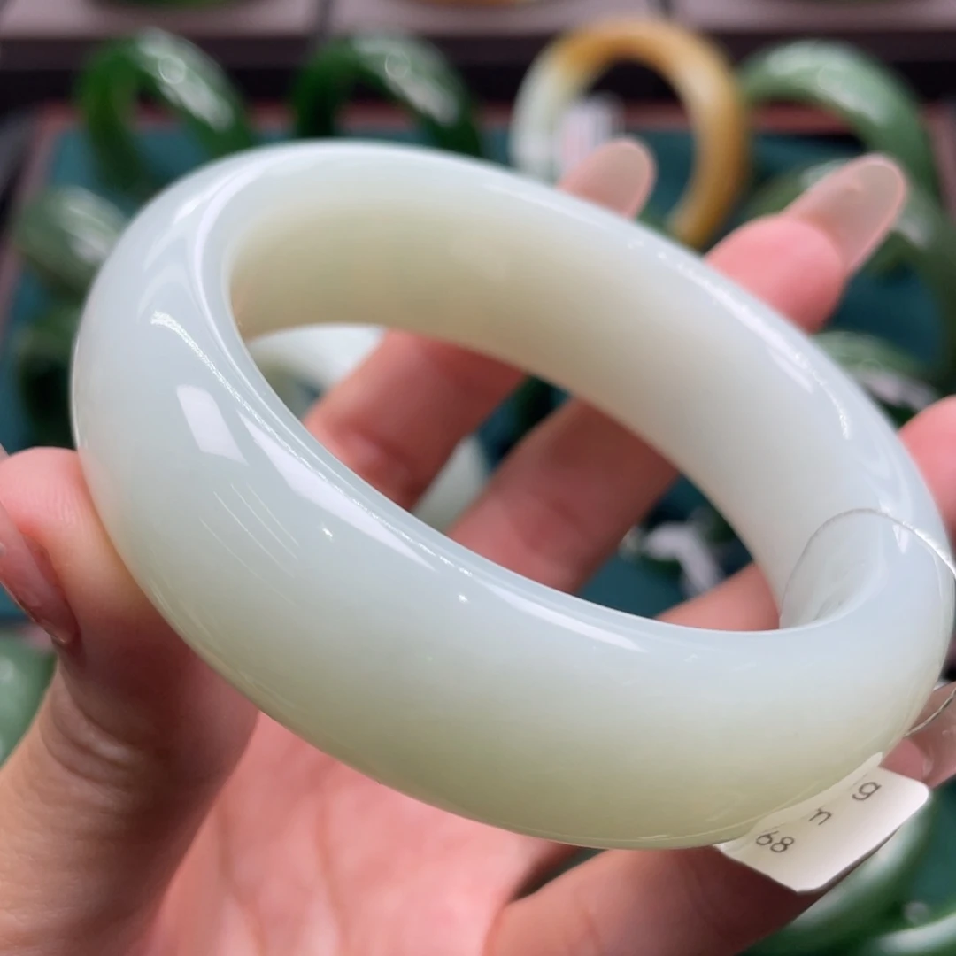 和田玉未镶嵌手镯5556