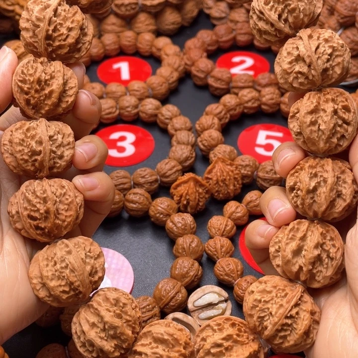 文玩核桃吊坠刺龙白茬