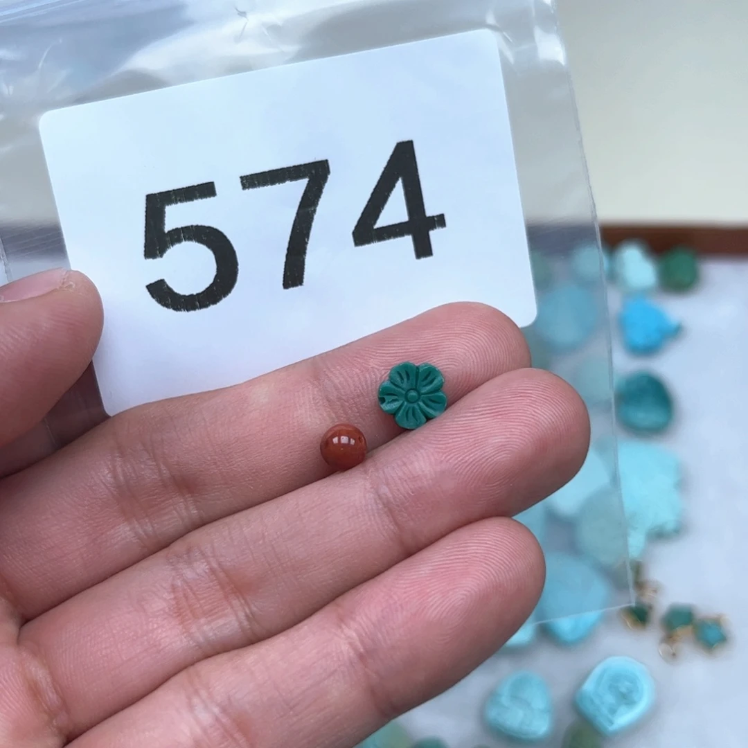 南红玛瑙未镶嵌珠宝奇石