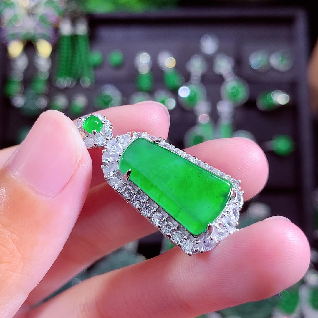 颈饰未镶嵌翡翠天然