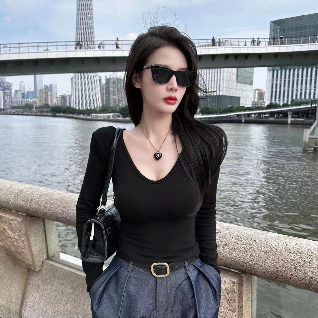 纯色高质长袖打底衫女秋冬装显瘦春秋德绒减龄洋气设计上衣温柔风