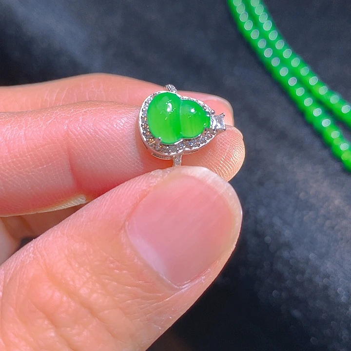 【闪购商品】翡翠颈饰银S925镶嵌翡翠