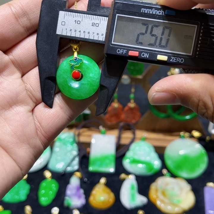 翡翠颈饰14K金镶嵌吊坠