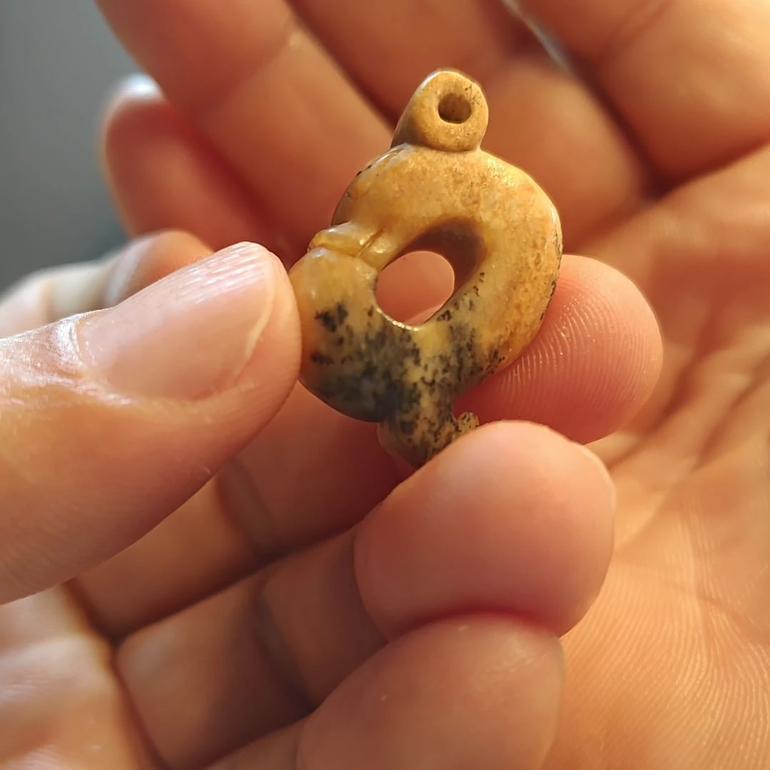 敏***的和田玉未镶嵌颈饰