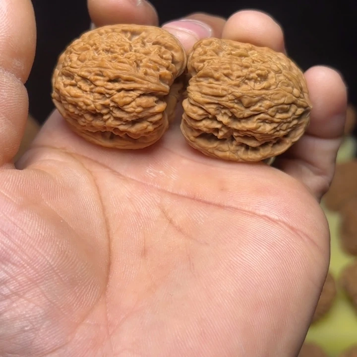 小***子文玩核桃把件酒杯凹底拉丝丑疆35尺12