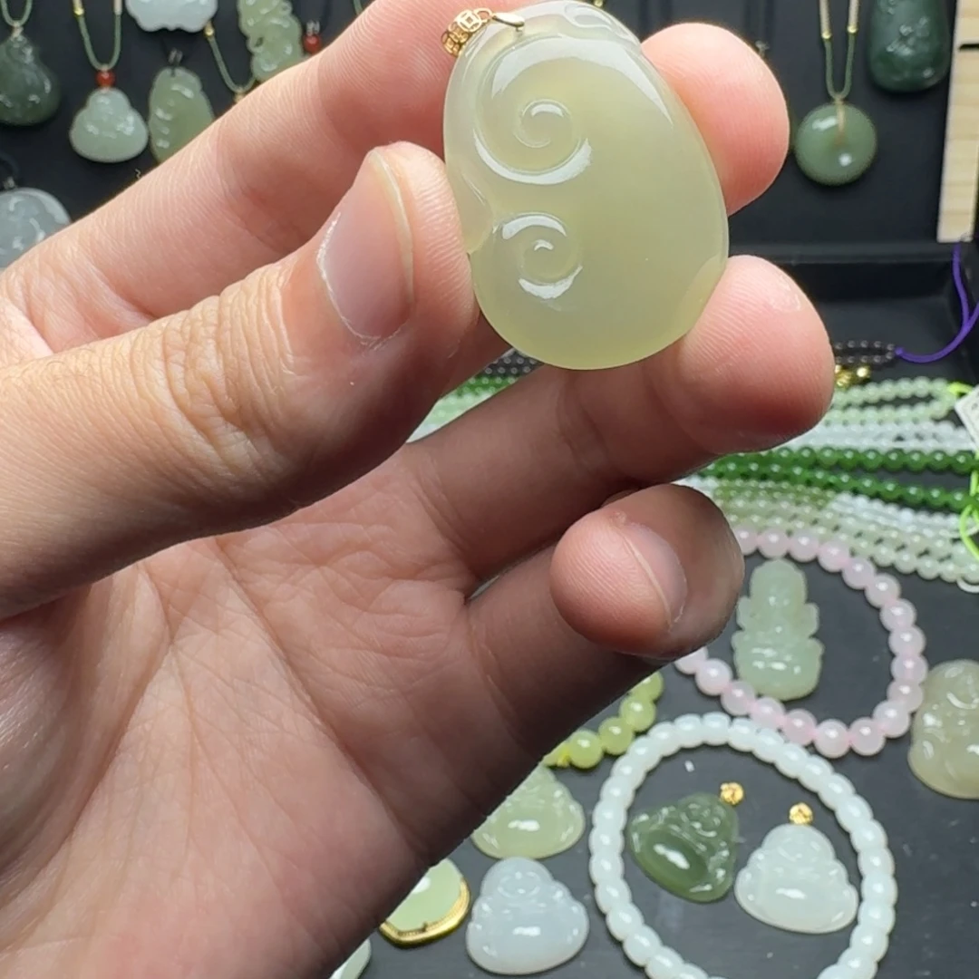 和田玉未镶嵌颈饰