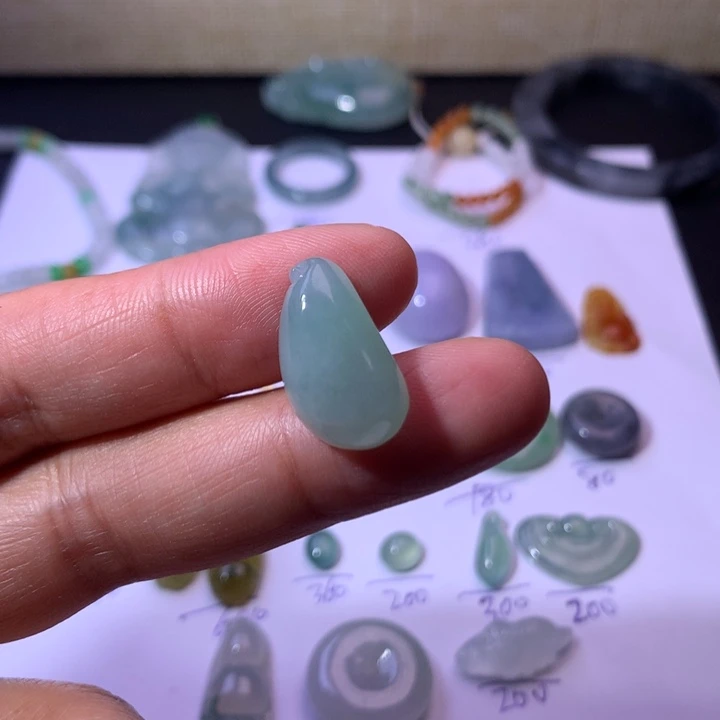 翡翠未镶嵌耳饰瓜