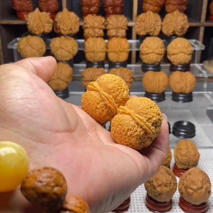 .***7桃核吊坠3麒麟王元宝