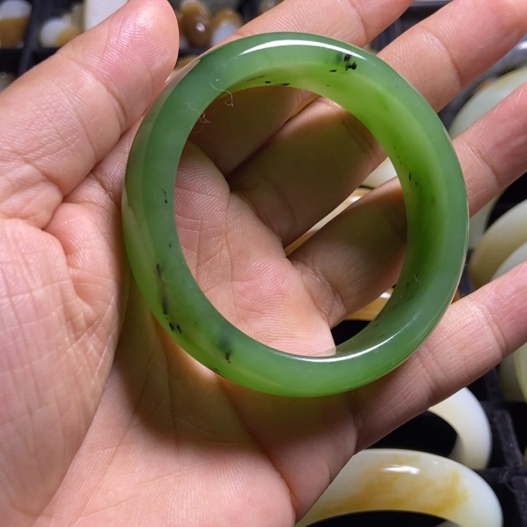 和田玉（碧玉）未镶嵌手镯