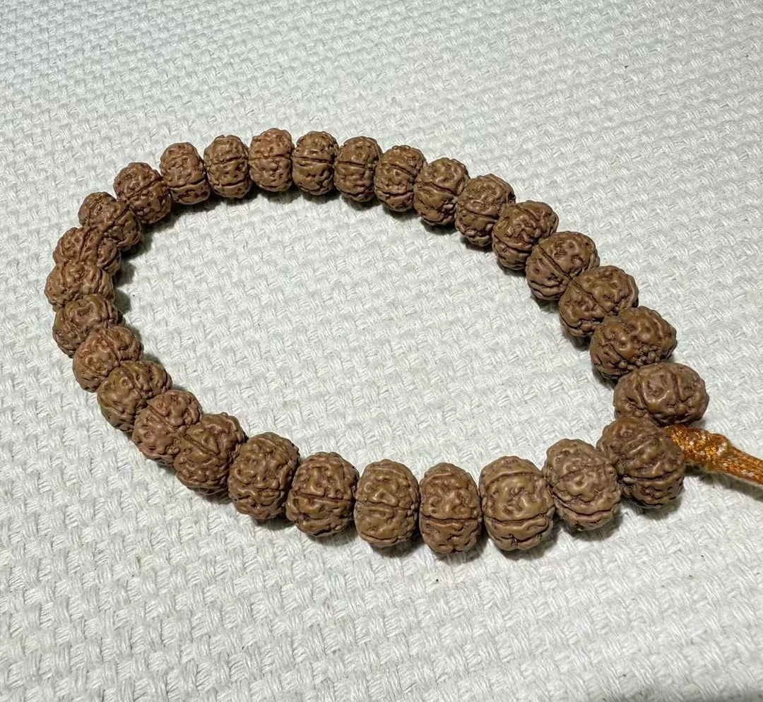 六瓣勿里达老树王精挑菩提手串