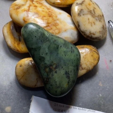 未镶嵌和田玉（糖玉）挂件民*