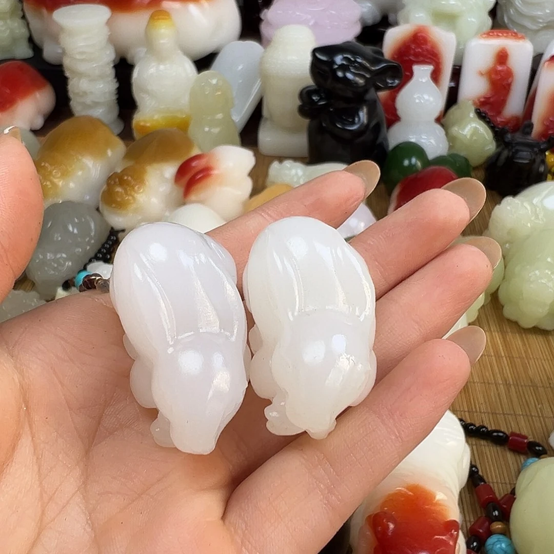 石材青海料子兔子吊坠