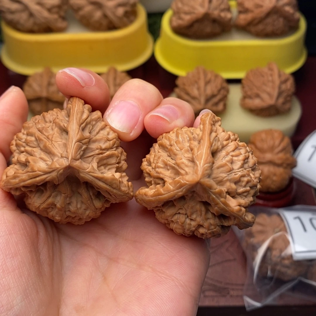 人***海把件文玩核桃官帽奔42……