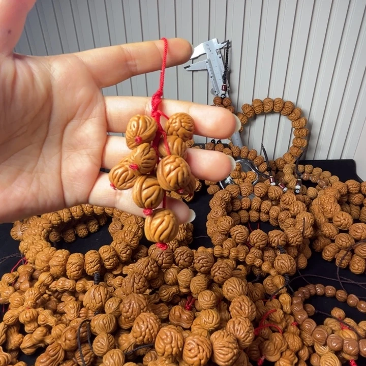 手串桃核挂件小葡萄