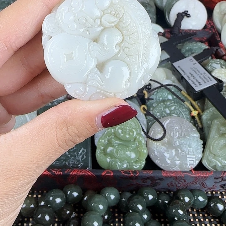 和田玉未镶嵌颈饰