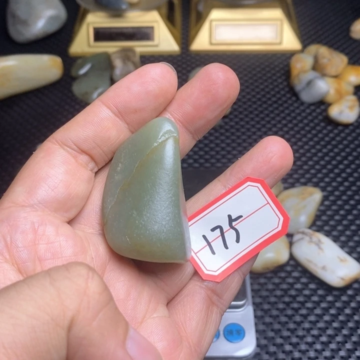 未镶嵌和田玉把件175