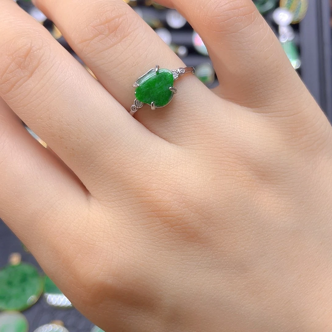 翡翠戒指银S925镶嵌天然翡翠