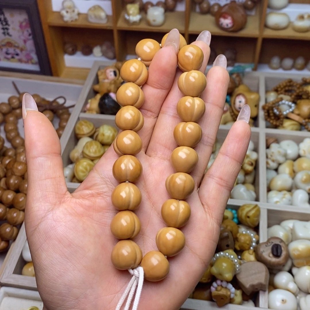 吊坠猴头核桃141516奶油泡芙手持