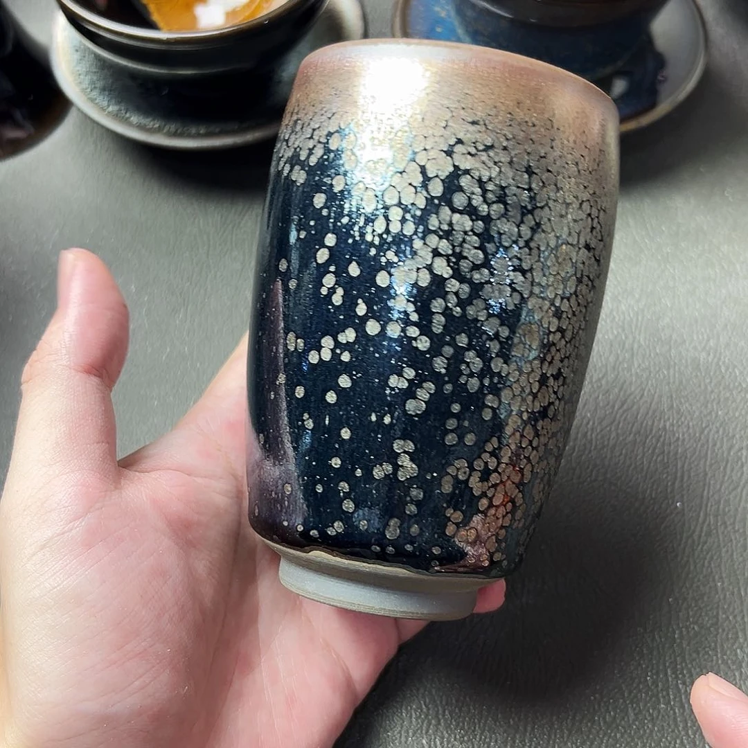 茶盏我在开会你忙什么啊