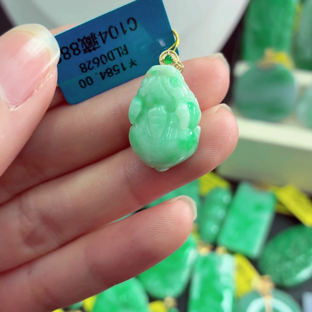 翡翠未镶嵌颈饰翡翠