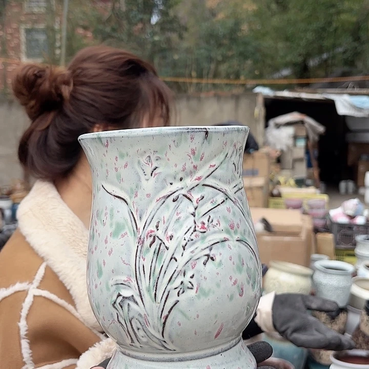 红陶彩兰花一个孤品